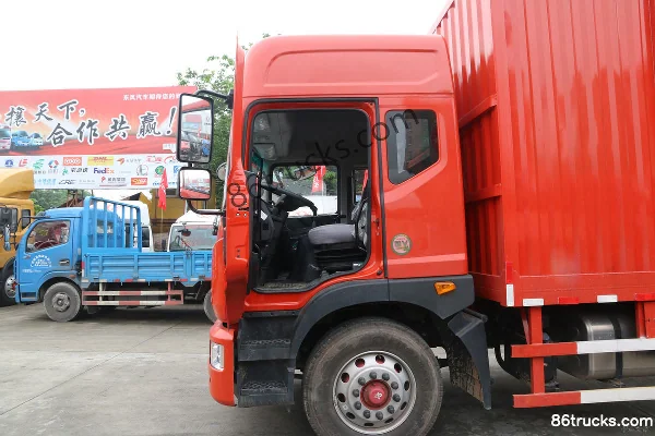 Dongfeng Duolika D12 Luxury Edition 240 hp 4X2(6 wheels) 9.85m Van Cargo Truck Cab (2) | 86Trucks