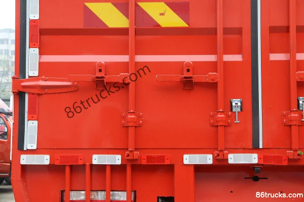 Dongfeng Duolika D12 Luxury Edition 240 hp 4X2(6 wheels) 9.85m Van Cargo Truck Body (3) | 86Trucks