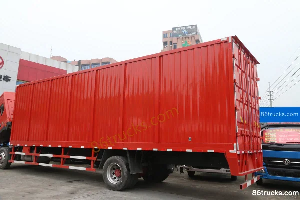 Dongfeng Duolika D12 Luxury Edition 240 hp 4X2(6 wheels) 9.85m Van Cargo Truck Body (1) | 86Trucks
