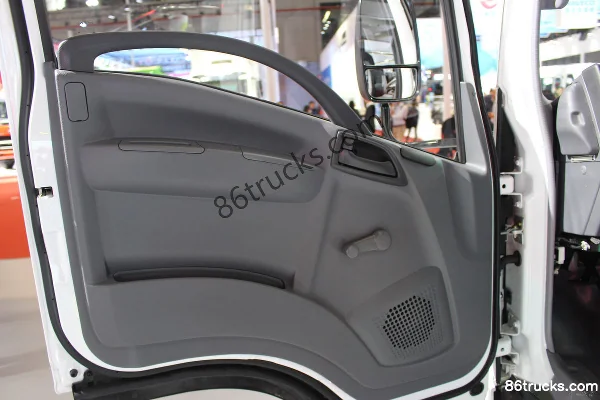 Qingling Isuzu KV600 120hp 4X2(6 wheels) Single Row Light Truck Chassis Cab (2) | 86Trucks