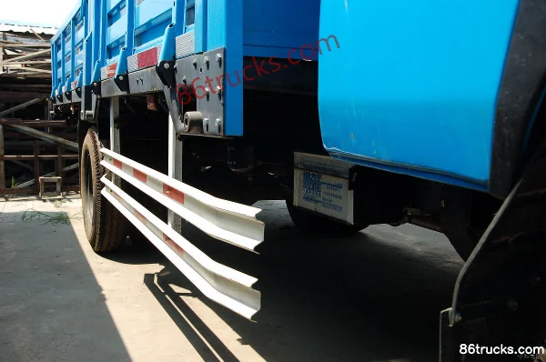 FAW-GM Small FAW Jiefang 120hp 4X2(6 wheels) 4.7m Semi-row Flatbed Cargo Truck Body (2) | 86Trucks
