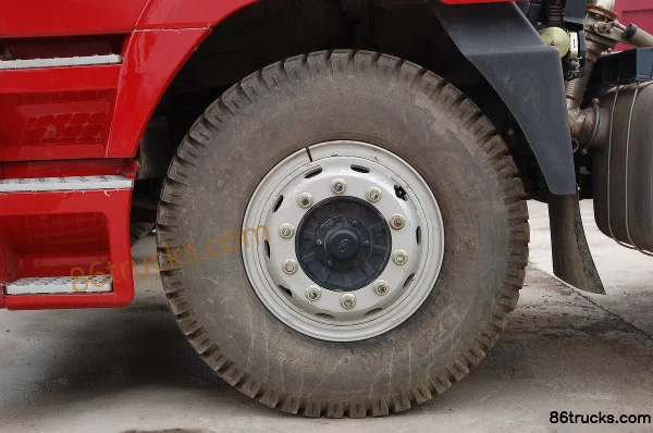 Hualing Heavy Truck 336 hp 6X4(10 wheels) Tractor Truck Chassis (2) | 86Trucks
