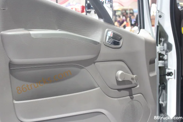 Foton Aumark S1 series 131 hp 4X2(6 wheels) 4.14m single-row van light truck Cab (1) | 86Trucks