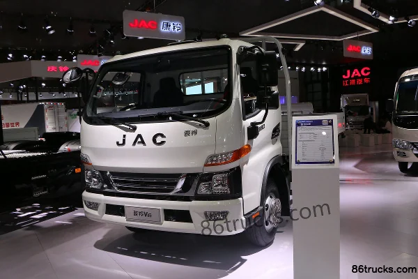 JAC Junling V6 143 hp 4X2(6 wheels) 4.235 m single-row flatbed light truck Exterior (3) | 86Trucks