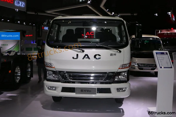 JAC Junling V6 143 hp 4X2(6 wheels) 4.235 m single-row flatbed light truck Exterior (2) | 86Trucks