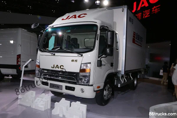 JAC Shuailing H330 143 hp 4X2(6 wheels) 4.12m Single Row Van Light Truck Exterior (3) | 86Trucks