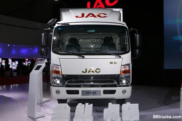 JAC Shuailing H330 143 hp 4X2(6 wheels) 4.12m Single Row Van Light Truck Exterior (2) | 86Trucks
