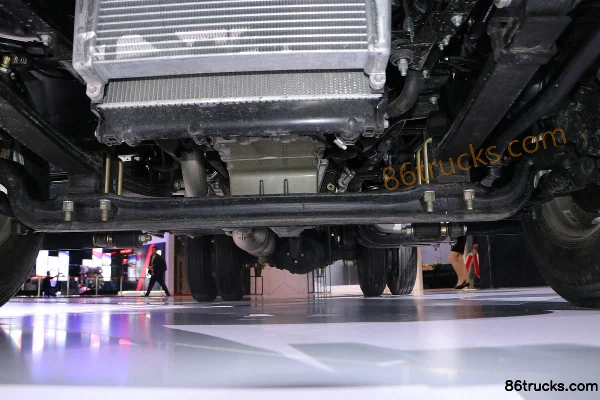 JAC Shuailing H330 143 hp 4X2(6 wheels) 4.12m Single Row Van Light Truck Chassis (2) | 86Trucks