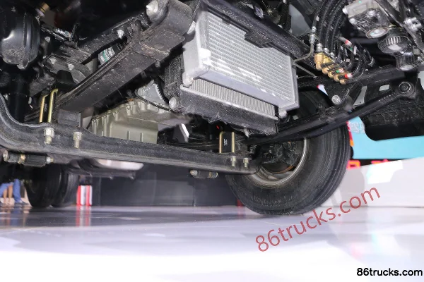 JAC Shuailing H330 143 hp 4X2(6 wheels) 4.12m Single Row Van Light Truck Chassis (1) | 86Trucks