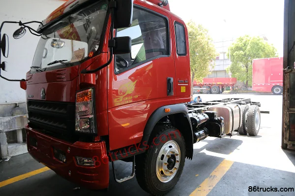 Sinotruk HOWO Tongshuai 2020 190hp 4X2(6 wheels) 5.75m Semi-row Stake Truck (China VI) Exterior (2) | 86Trucks