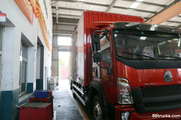 Sinotruk HOWO G5X camion moyen 210 ch 4X2(6 roues) 6,75 m camion porteur fourgon Extérieur (2) | 86Trucks