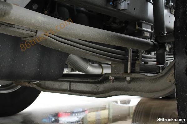 Sinotruk Hohan J7G Heavy Truck 360 hp 6X4(10 wheels) Tractor Truck Chassis (2) | 86Trucks