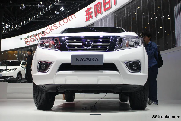 Zhengzhou Nissan Navara 2017 Luxury 2.5L Gasoline 184hp 2WD Automatic Double Cab Pickup (2) | 86Trucks