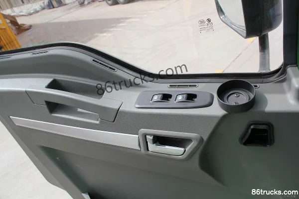 SHACMAN Delong New M3000 Urban Enhanced Edition 350 hp 6X4(10 wheels) 5.4m Dump Truck Cab (1) | 86Trucks