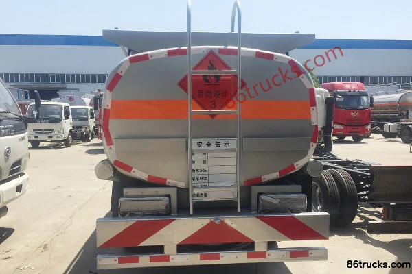 JAC Junling V5 130 hp 4X2(6 wheels) Fuel Tanker Truck (Chengliwei Brand) Exterior (3) | 86Trucks