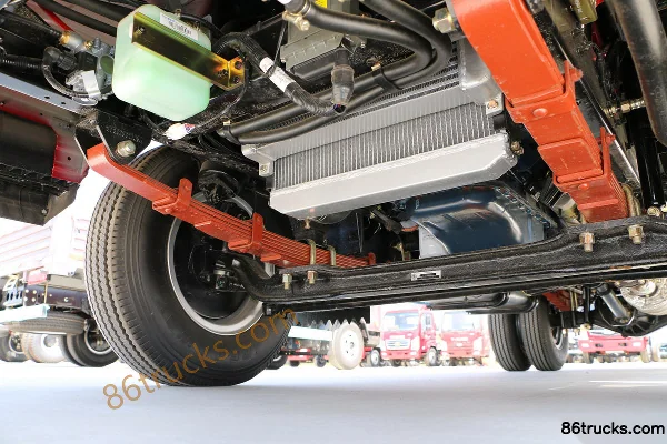 Tangjun Ouling K3 Series 117 hp 4X2(6 wheels) 4.15m single-row flatbed light truck Chassis (3) | 86Trucks