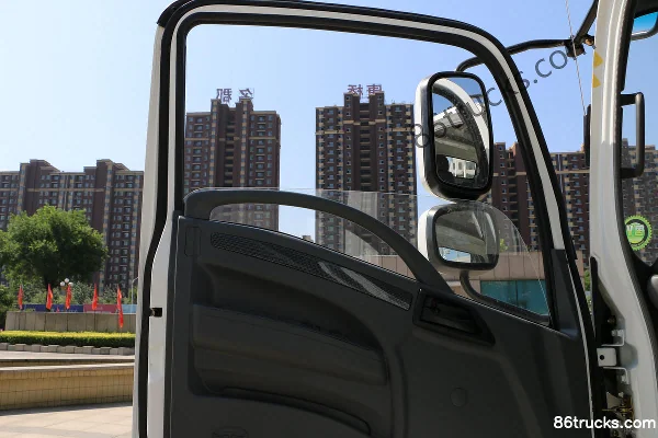 Tangjun Ouling K7 series 156 hp 4X2(6 wheels) 4.1m single-row flatbed light truck Cab (2) | 86Trucks