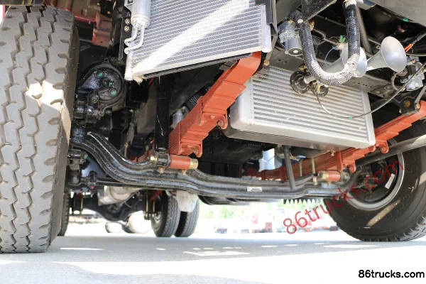 Tangjun Ouling K7 170 hp 4X2(6 wheels) 3.8m Single Row Side Panel Light Truck (China VI) Chassis (2) | 86Trucks