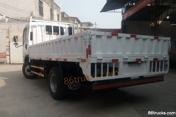 Sichuan Hyundai Ruiyue 115 hp 4X2(6 wheels) 3.8m Crew Cab Flatbed Light Truck Exterior (3) | 86Trucks