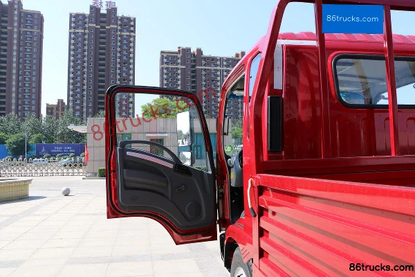 Tangjun Ouling T3 series 117hp 4X2(6 wheels) 3.88m semi-row flatbed light truck (7-speed) Cab (1) | 86Trucks