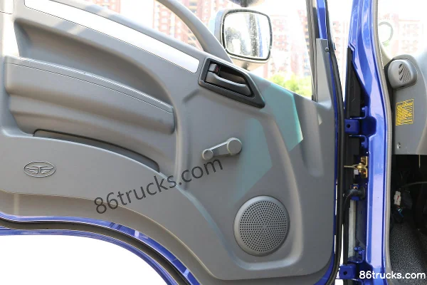 Tangjun Ouling T3 Series 116 hp 4X2(6 wheels) 3.8m Dump Truck Cab (2) | 86Trucks