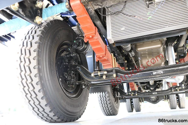 Tangjun Ouling T6 Series 185 hp 6X2(8 wheels) 6.75m Single Row Flatbed Cargo Truck Chassis (2) | 86Trucks
