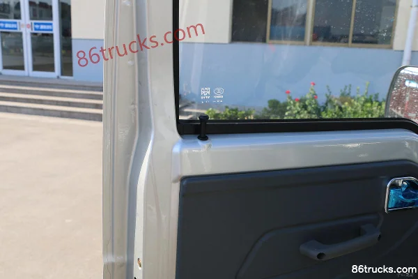 Tangjun Ouling Sailin A6 1.2L 88 hp 4X2(6 wheels) Gasoline 2.56m Double Row Flatbed Mini Truck Cab (2) | 86Trucks