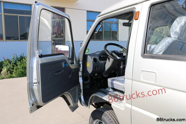 Tangjun Ouling Sailin A6 1.2L 88 hp 4X2(6 wheels) Gasoline 2.56m Double Row Flatbed Mini Truck Cab (1) | 86Trucks