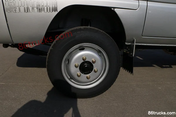 Tangjun Ouling Sailin A6 1.2L 88 hp 4X2(6 wheels) Gasoline 2.56m Double Row Flatbed Mini Truck Chassis (2) | 86Trucks