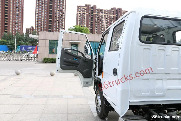 Tangjun Ouling Little BMW 68hp 4X2(6 wheels) 2.515m double-row dump truck Cab (1) | 86Trucks