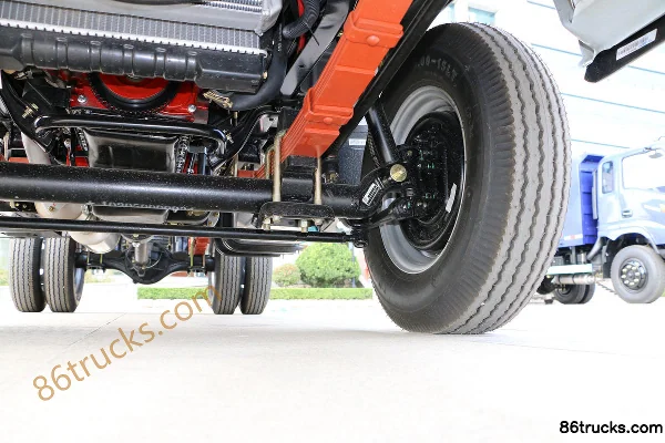 Tangjun Ouling Little BMW 68hp 4X2(6 wheels) 2.515m double-row dump truck Chassis (3) | 86Trucks