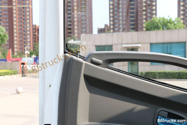 Tangjun Ouling Small BMW 68hp 4X2(6 wheels) 3.41m Dump Truck Cab (2) | 86Trucks
