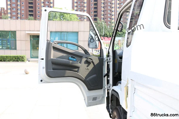 Tangjun Ouling Small BMW 68hp 4X2(6 wheels) 3.41m Dump Truck Cab (1) | 86Trucks