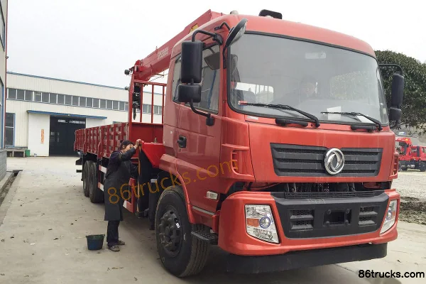 Dongfeng Commercial Vehicle Tianlong 240 hp 6X4(10 wheels) Truck-mounted Crane Exterior