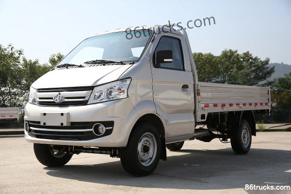 Changan Kuayue Wang X5 PLUS Standard Edition 88hp 4X2(6 wheels) 3.6m single-row flatbed mini truck Exterior (3) | 86Trucks