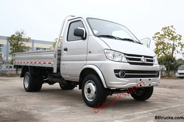 Changan Kuayue Xinbao II 1.2L 88 hp 4X2(6 wheels) 3.2m Single Row Flatbed Mini Truck Exterior