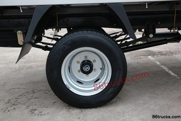 Changan Kuayue New Leopard II 1.5L 112hp 4X2(6 wheels) 3.2m single-row flatbed mini truck Chassis (3) | 86Trucks