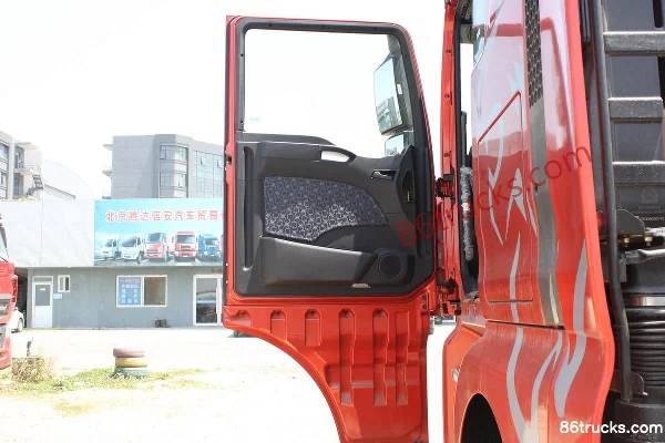 Sinotruk Sitrak C7H Heavy Truck 440hp 6X4(10 wheels) Tractor Truck (3.7) Cab (1) | 86Trucks
