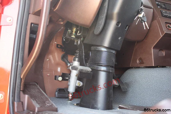 Sinotruk Steyr D7B Heavy Truck 380 hp 6X4(10 wheels) Tractor Truck Cab (3) | 86Trucks