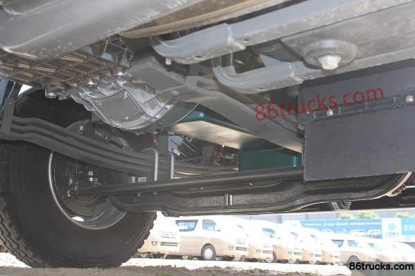 Sinotruk Steyr D7B Heavy Truck 380 hp 6X4(10 wheels) Tractor Truck Chassis (3) | 86Trucks