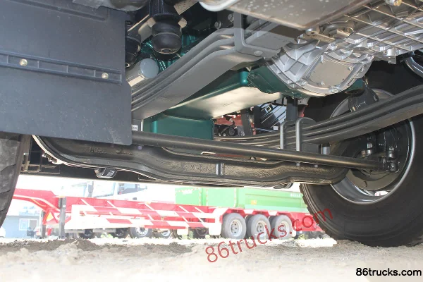 Sinotruk Steyr D7B Heavy Truck 380 hp 6X4(10 wheels) Tractor Truck Chassis (1) | 86Trucks