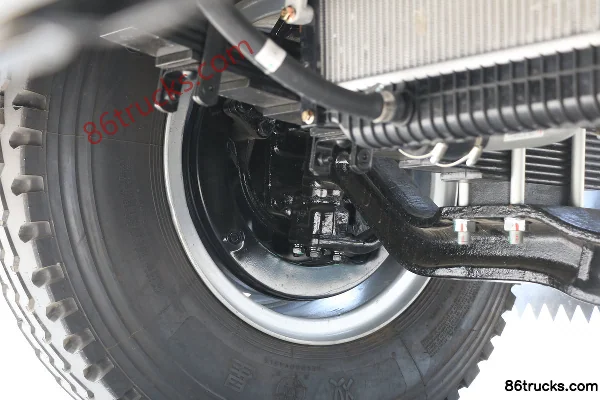 Sinotruk HOWO G5X Medium Truck Standard Load 210hp 4X2(6 wheels) 5.75m Half-Cab Van Truck Chassis (2) | 86Trucks