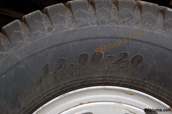 Hualing camion lourd 336 ch 6X4(10 roues) camion benne 5,6 m (toit plat couchette) Châssis (2) | 86Trucks