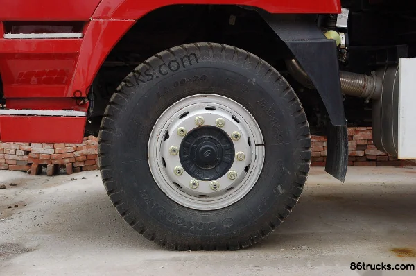 Hualing camion lourd 336 ch 6X4(10 roues) camion benne 5,6 m (toit plat couchette) Châssis (1) | 86Trucks