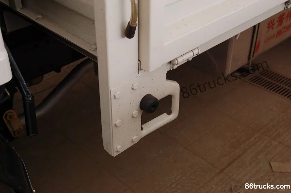 Shidai Linghang III 120hp 4X2(6 wheels) 5.2m single-row flatbed cargo truck Body (3) | 86Trucks