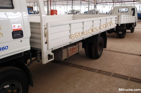 Shidai Linghang III 120hp 4X2(6 wheels) 5.2m single-row flatbed cargo truck Body (1) | 86Trucks