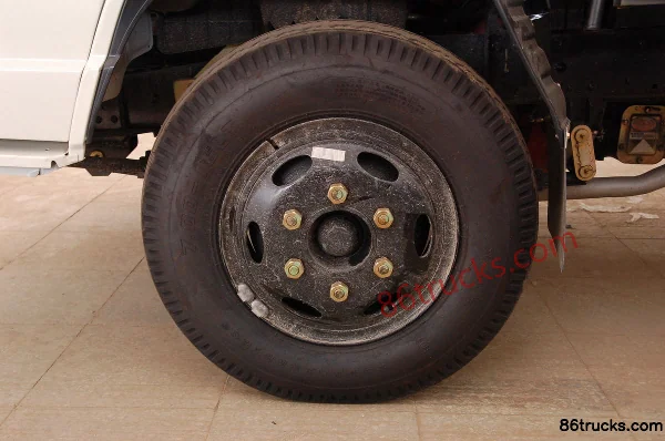 Shidai Linghang III 120hp 4X2(6 wheels) 5.2m single-row flatbed cargo truck Chassis (2) | 86Trucks