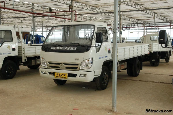 Shidai Linghang III 120hp 4X2(6 wheels) 5.2m single-row flatbed cargo truck Exterior (2) | 86Trucks