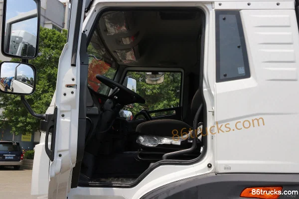 FAW Jiefang Qingdao Long VH Medium Truck 220hp 4X2(6 wheels) 7.2m Van Cargo Truck (China VI) Cab (1) | 86Trucks