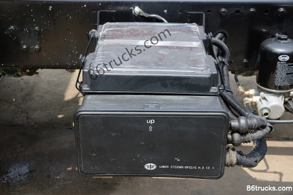 FAW Jiefang Qingdao Long VH Medium Truck 220hp 4X2(6 wheels) 7.2m Van Cargo Truck (China VI) Chassis (3) | 86Trucks